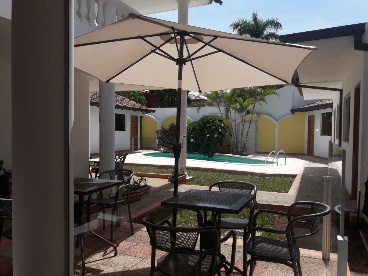 Hotel Casa Jardin Asuncion Ngoại thất bức ảnh